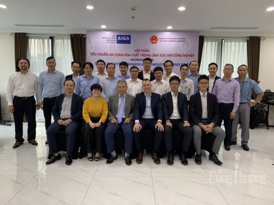Cục Hóa chất và Hiệp hội Khí công nghiệp châu Á (AIGA) với mục tiêu chia sẻ kiến thức và những phương pháp tốt nhất trong huấn luyện an toàn hóa chất và thực hiện các chiến dịch nâng cao nhận thức về an toàn hóa chất 0411-z2162084805609-156f8e3963ffdd447b7780cb7d01258d