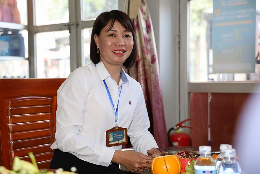 Cửa hàng trưởng Phí Thị Ánh Nghĩa: Trọn vẹn hai chữ “tin yêu” Cửa hàng trưởng Phí Thị Ánh Nghĩa: Trọn vẹn hai chữ “tin yêu”