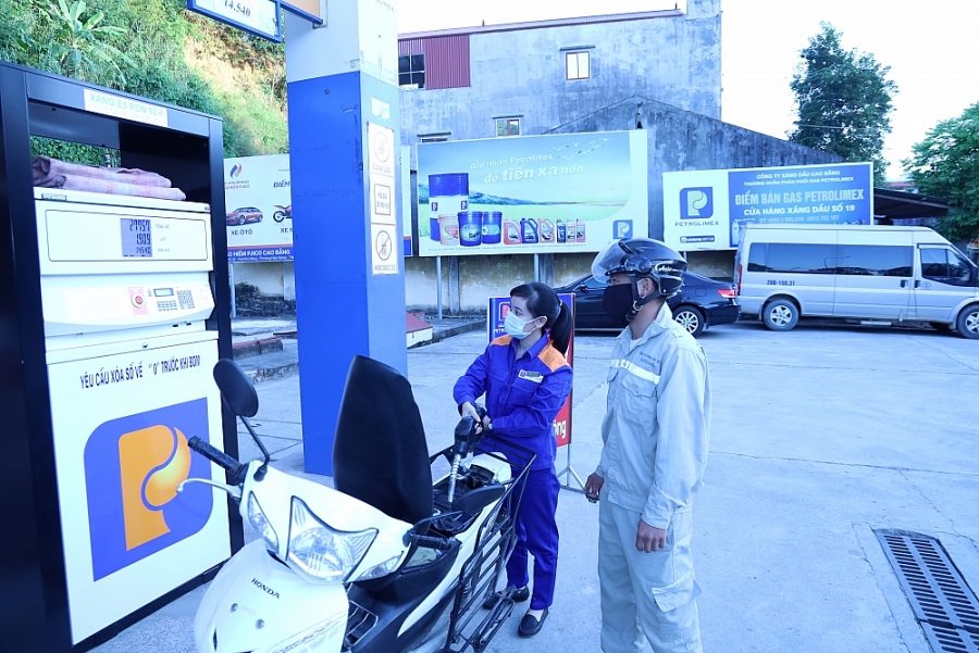 Nguyễn Thị Tính coi việc phục vụ khách hàng, tìm kiếm khách hàng để tăng doanh số cho cửa hàng là việc hoàn toàn tự nhiên 1240-img-2687