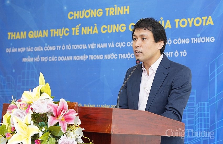 ông Hiroshi Okamura - Phó Giám đốc Khối Kế hoạch bán hàng & Dịch vụ, Toyota Việt Nam ông Hiroshi Okamura - Phó Giám đốc Khối Kế hoạch bán hàng & Dịch vụ, Toyota Việt Nam