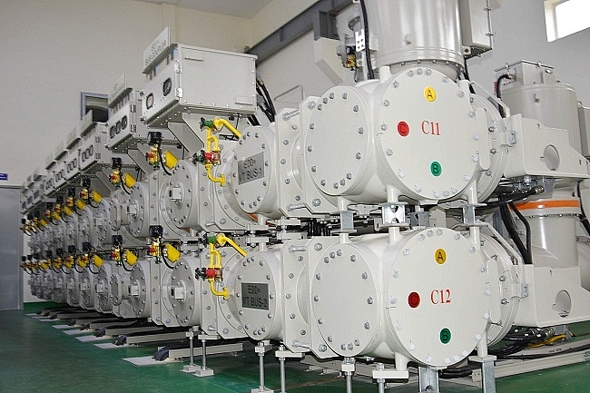 Gắn biển công trình trạm biến áp 110KV Yên Phụ - E1.8 thành trạm GIS gan bien cong trinh tram bien ap 110kv yen phu e18 thanh tram gis