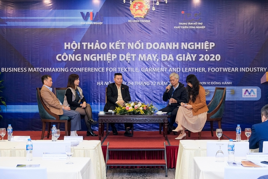 3755-z2210924215745-3245887157101c2a5c9dfff5ebe00f65