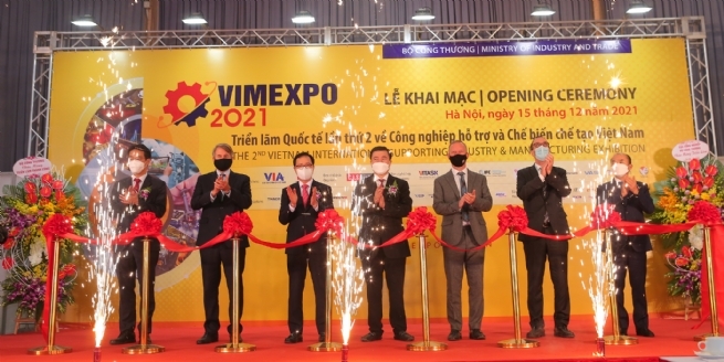 cùng các khách mời cắt băng khai mạc Triển lãm Quốc tế về Công nghiệp hỗ trợ và Chế biến chế tạo Việt Nam - VIMEXPO 2020 cùng các khách mời cắt băng khai mạc Triển lãm Quốc tế về Công nghiệp hỗ trợ và Chế biến chế tạo Việt Nam - VIMEXPO 2020