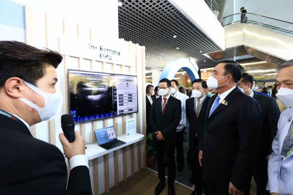 Thủ tướng Prayut Chan-o-cha thăm triển lãm Bệnh viện thông minh 5G Thủ tướng Prayut Chan-o-cha thăm triển lãm Bệnh viện thông minh 5G