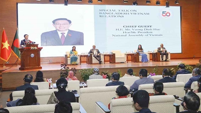 Chủ tịch Quốc hội Vương Đình Huệ: Dòng chảy thế giới đòi hỏi tất cả chúng ta cần có tư duy và hành động mới Chủ tịch Quốc hội Vương Đình Huệ: Dòng chảy thế giới đòi hỏi tất cả chúng ta cần có tư duy và hành động mới