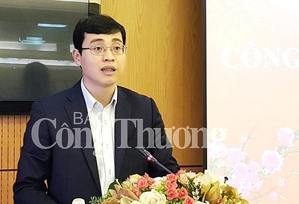 Cần sửa đổi mức lãi suất để xử lý hành vi cho vay có cầm cố tài sản can sua doi muc lai suat de xu ly hanh vi cho vay co cam co tai san