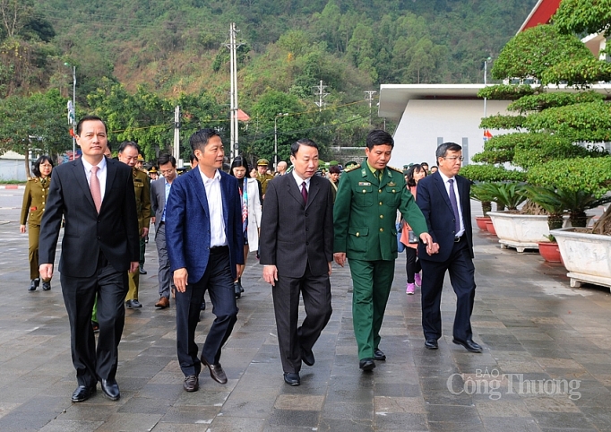 bo truong tran tuan anh thi sat tinh hinh thuong mai bien gioi tai lang son