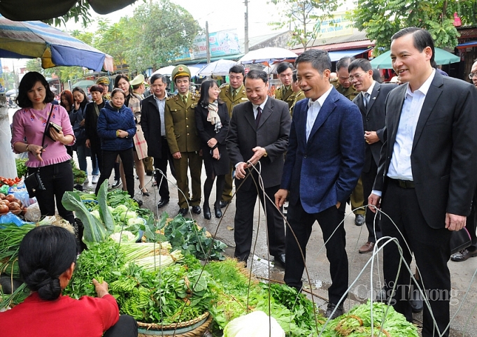 bo truong tran tuan anh thi sat tinh hinh thuong mai bien gioi tai lang son