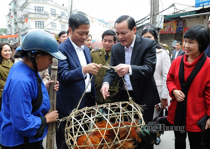 bo truong tran tuan anh thi sat tinh hinh thuong mai bien gioi tai lang son