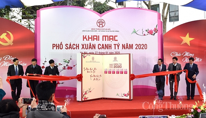 pho sach xuan canh ty 2020 diem nhan van hoa thu do