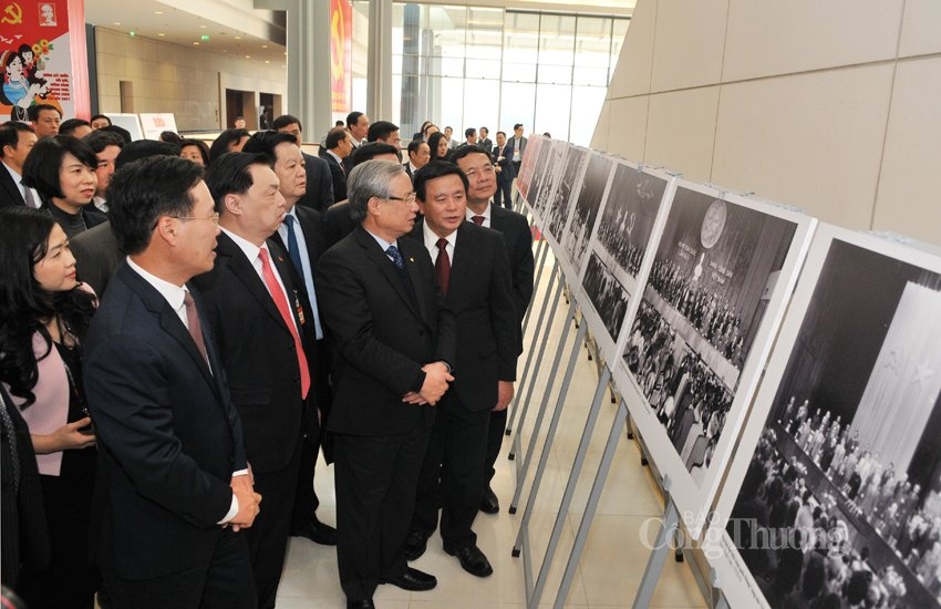 Khai trương Trung tâm Báo chí phục vụ Đại hội Đảng lần thứ XIII