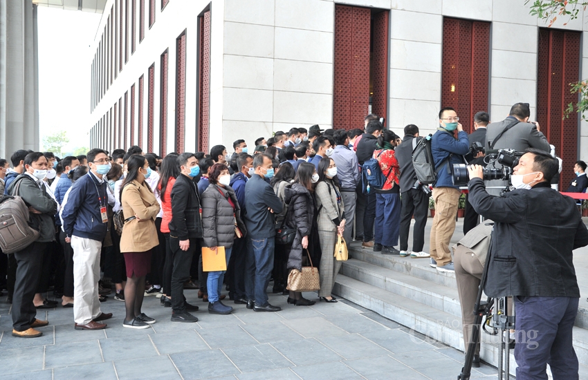 Xét nghiệm COVID-19 lần 3 cho phóng viên tác nghiệp tại Đại hội Đảng