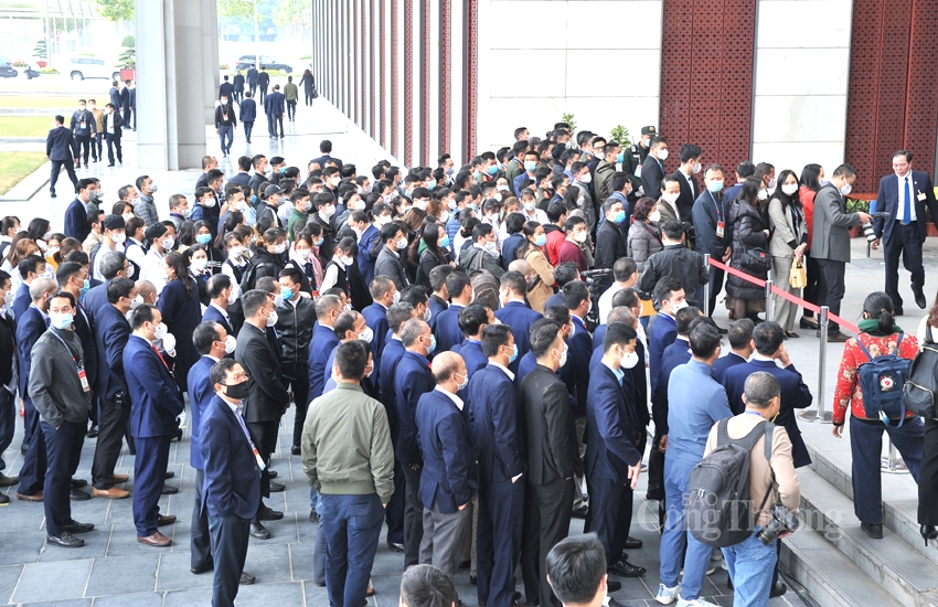 Xét nghiệm COVID-19 lần 3 cho phóng viên tác nghiệp tại Đại hội Đảng