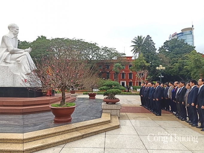 Nhiều hoạt động chào mừng kỷ niệm 90 năm thành lập Đảng Cộng sản Việt Nam nhieu hoat dong chao mung ky niem 90 nam thanh lap dang cong san viet nam