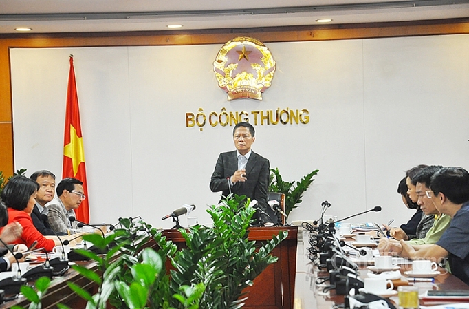 Vừa thực hiện mục tiêu kép, vừa bảo đảm cung cấp đủ hàng hóa có chất lượng cho nhân dân vua thuc hien muc tieu kep vua bao dam cung cap du hang hoa co chat luong cho nhan dan