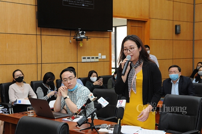 Quyết liệt và chủ động hơn trong đối mặt với dịch Covid-19 “pha hai” quyet liet va chu dong hon trong doi mat voi dich covid 19 pha hai