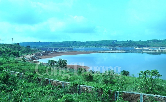 Nhà máy sản xuất Alumin Nhân Cơ và những mối quan tâm của Bộ trưởng bo truong tran tuan anh tham nha may san xuat alumin nhan co dak nong