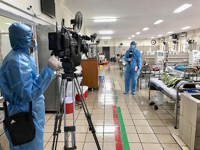 Nhà báo thời Covid-19: Góc nhìn từ một doanh nhân nha bao thoi covid 19 nhan mot chia se cua doanh nhan