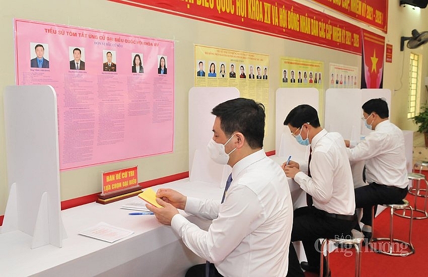 Cử tri cả nước hân hoan trong Ngày hội non sông Cử tri cả nước hân hoan trong Ngày hội non sông