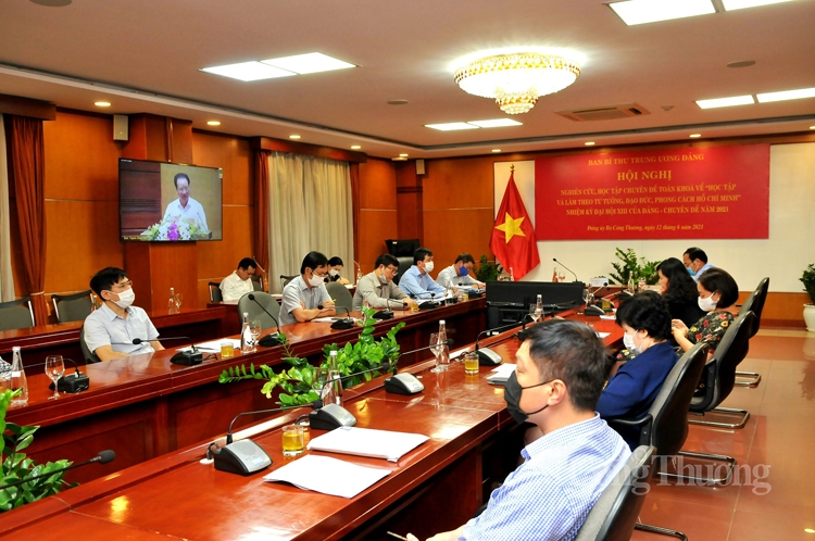 Học Bác, nêu cao trọng trách người đứng đầu trong phát huy ý chí tự lực tự cường Học Bác, nêu cao trọng trách người đứng đầu trong phát huy ý chí tự lực tự cường