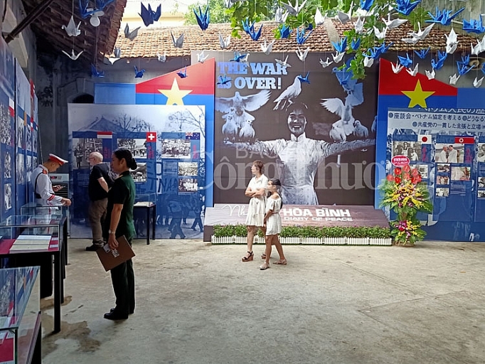 mo cua trung bay chuyen de nhat ky hoa binh tai di tich hoa lo