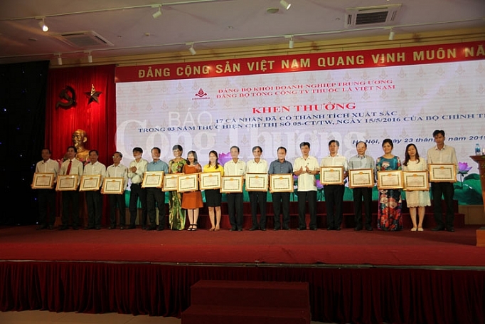 Học Bác bằng những việc làm thiết thực, sáng tạo hoc bac bang nhung viec lam thiet thuc sang tao