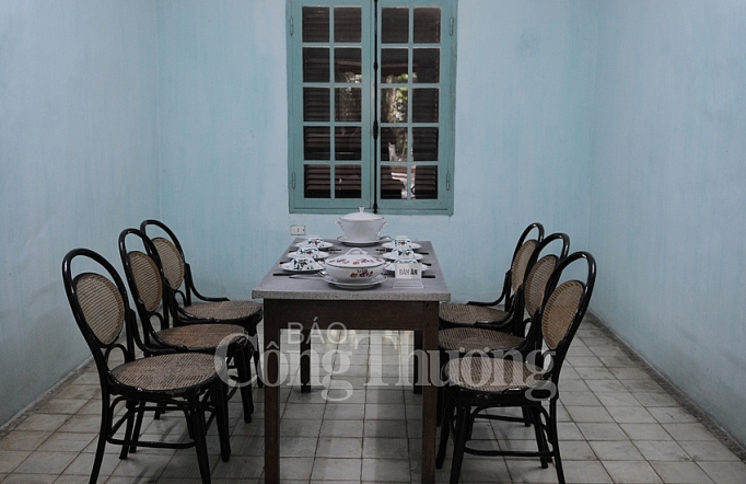 hom nay chung con ve tham bac