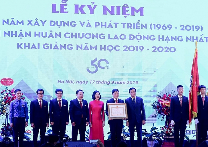 Đại học Kiến trúc Hà Nội: Tiên phong trong đào tạo kiến trúc và xây dựng tien phong trong dao tao kien truc va xay dung