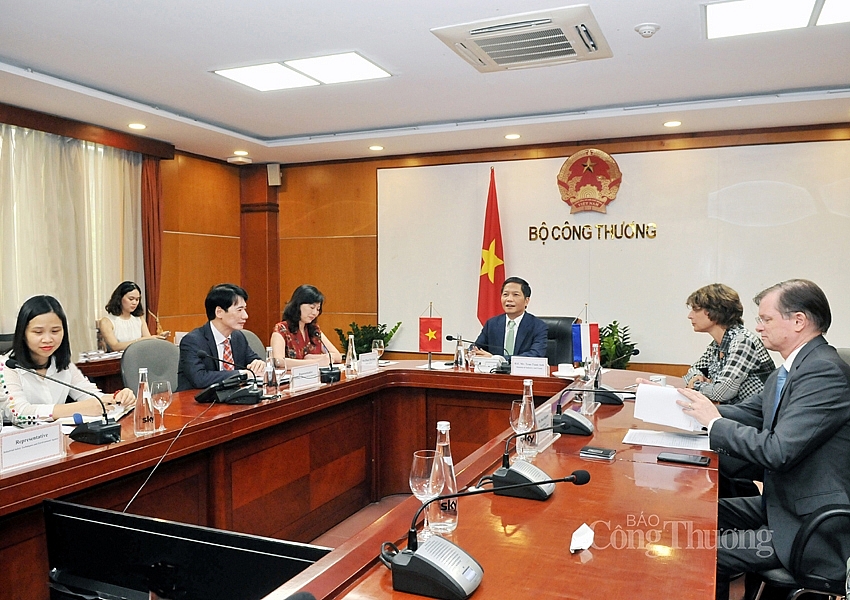 undefined 5347-4-copy