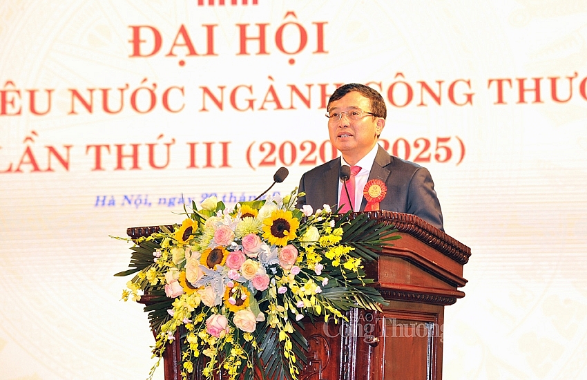 Thứ trưởng Bộ Công Thương Hoàng Quốc Vượng báo cáo ttaij Đại hội thi đua yêu nước ngành Công Thương 4128-cvd-4606-copy-copy-copy-1