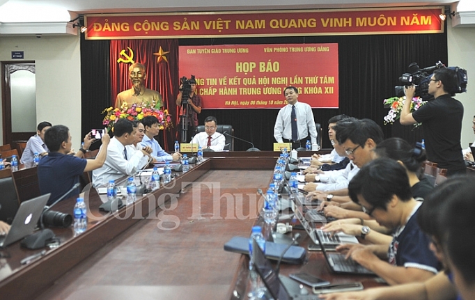 Hội nghị lần thứ 8 BCH T.Ư Đảng khóa XII: Ra nghị quyết mới về chiến lược phát triển kinh tế biển hoi nghi lan thu 8 bch tu dang khoa xii ra nghi quyet moi ve chien luoc phat trien kinh te bien