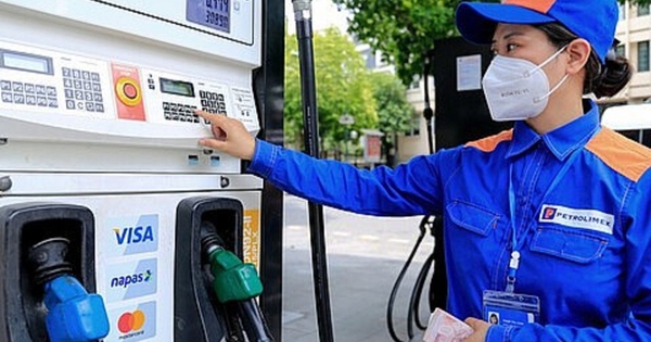 Thủ tướng yêu cầu tăng cường quản lý, sử dụng hóa đơn điện tử trong kinh doanh, bán lẻ xăng dầu