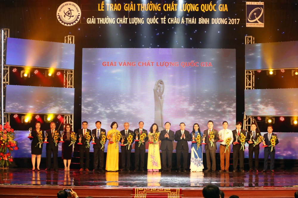 national quality award presented to 77 firms