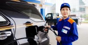 Giá xăng có thể chịu tới 8.000 đồng thuế môi trường