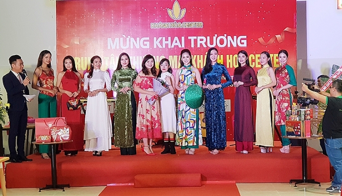 Khánh Hòa Center: Cơ hội cho các sản phẩm thuần Việt khanh hoa center co hoi cho cac san pham thuan viet