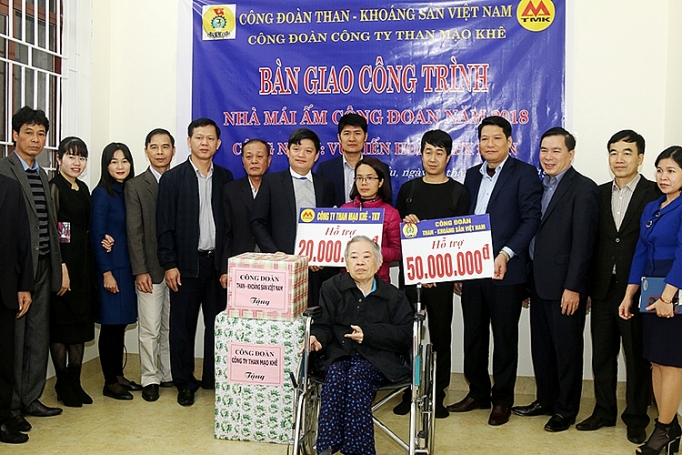 Công ty Than Mạo Khê bàn giao 2 nhà “Mái ấm công đoàn” nhân dịp đầu năm mới 2019 cong ty than mao khe ban giao 2 nha mai am cong doan nhan dip dau nam moi 2019