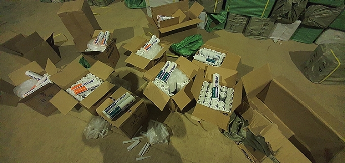 quang ninh thu giu 25899 tuyp keo dan kinh gia