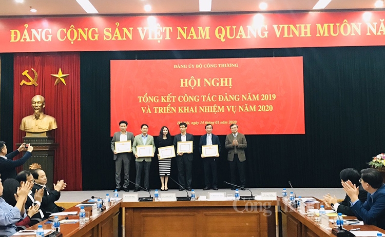 Đảng bộ Bộ Công Thương: Chủ động đổi mới, quyết liệt hành động, coi trọng hiệu quả dang bo bo cong thuong chu dong doi moi quyet liet hanh dong coi trong hieu qua