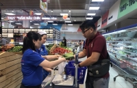 Đầu năm, giá gà tăng nhẹ, trái cây ổn định