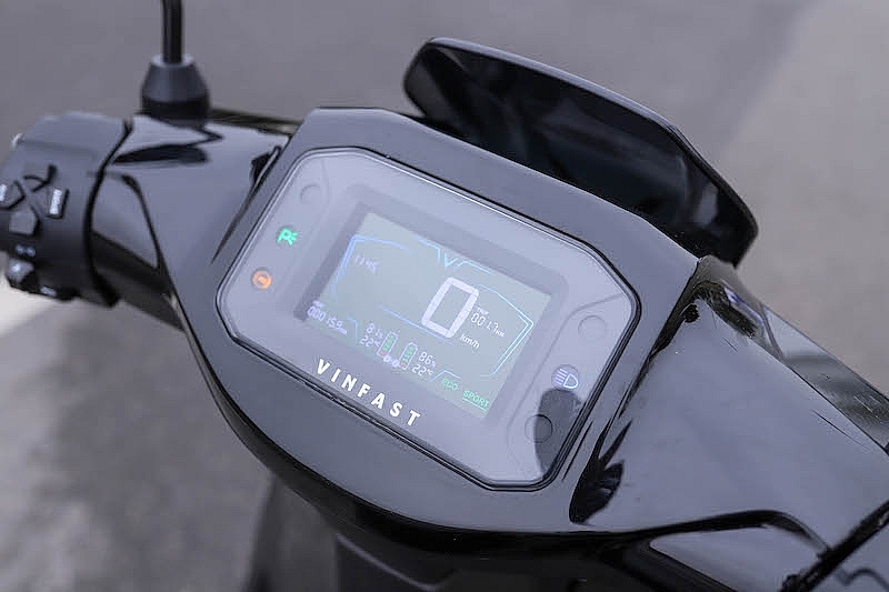 Trải nghiệm VinFast Theon và Feliz: ‘Rất an toàn và ngập tràn công nghệ’