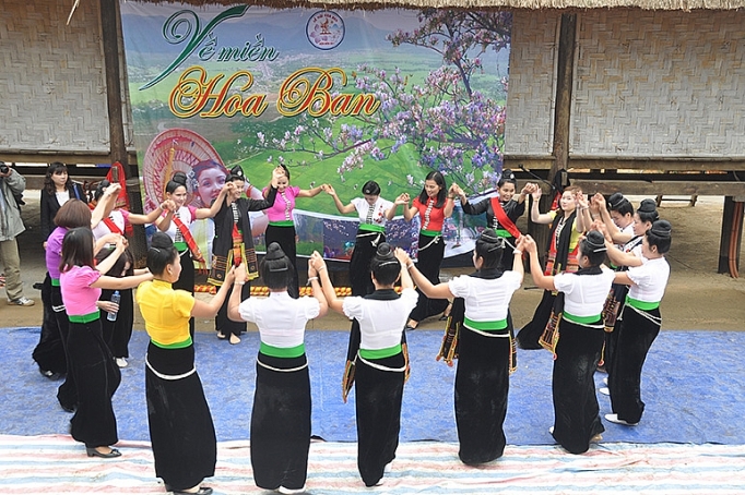 Nét văn hóa truyền thống dân tộc Thái net van hoa truyen thong dan toc thai