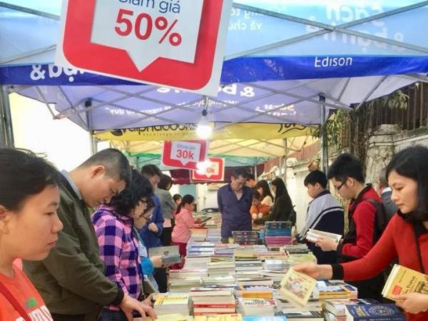 Hội sách mùa Xuân giới thiệu tới độc giả 300.000 cuốn sách hoi sach mua xuan gioi thieu toi doc gia 300000 cuon sach