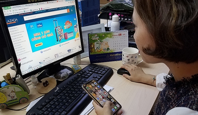 phat trien thuong mai dien tu khac phuc lo hong chinh sach