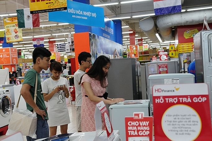 Hàng điện máy: Gia tăng khuyến mại, kích cầu tiêu dùng hang dien may gia tang khuyen mai kich cau tieu dung