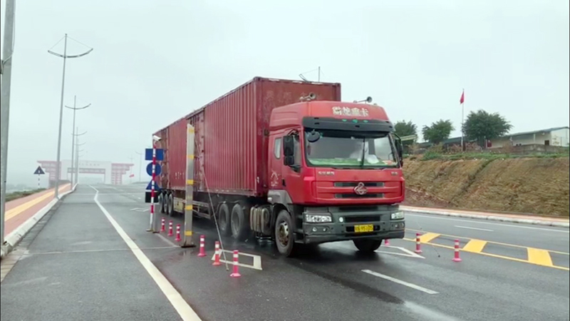 quang ninh noi lai hoat dong xnk tai cau bac luan 2