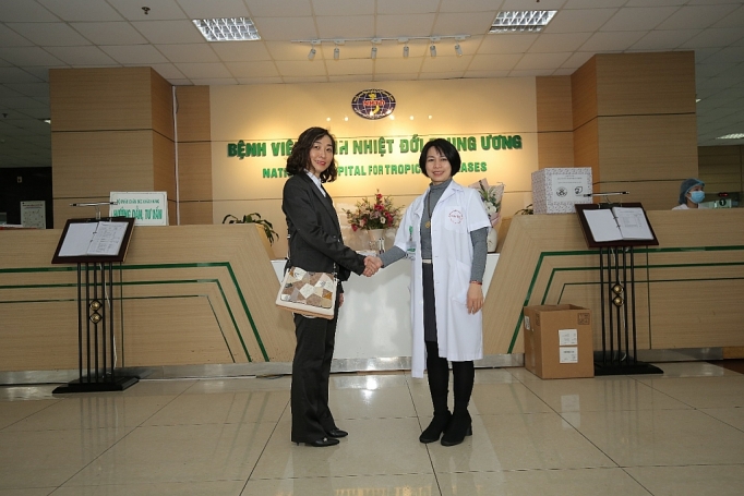sua co gai ha lan phoi hop hoi lien hiep phu nu viet nam chung tay chong dich covid 19