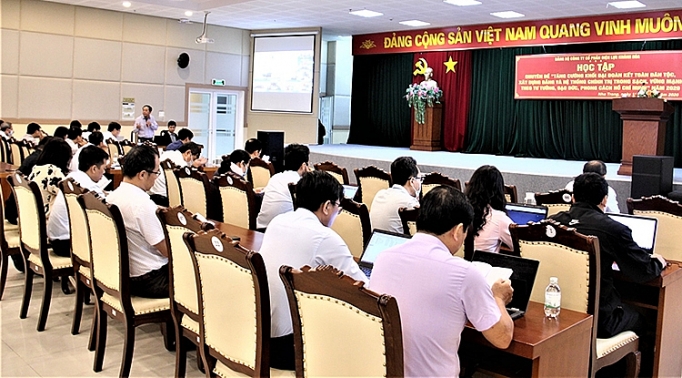 Đảng bộ PC Khánh Hòa triển khai học tập chuyên đề năm 2020 dang bo pc khanh hoa trien khai hoc tap chuyen de nam 2020