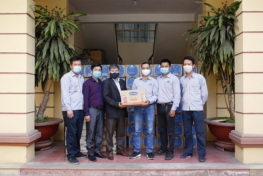 Vinamilk hỗ trợ 45.000 hộp sữa cho hơn 800 trẻ em đang cách ly tại Hà Nội, Hải Dương và Hải Phòng