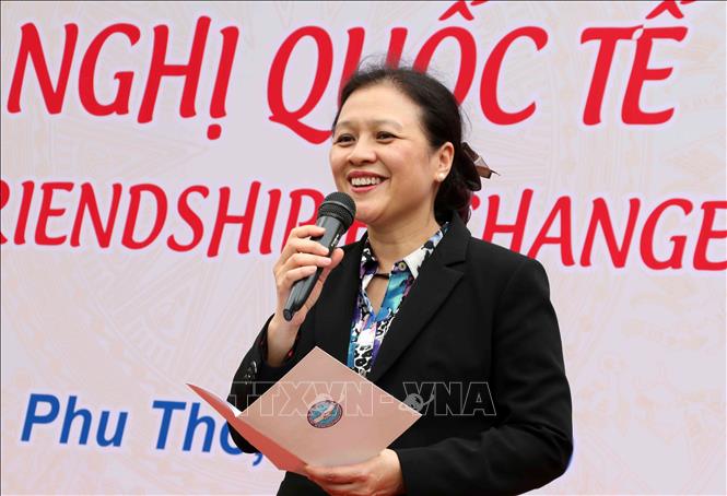 Du xuân hữu nghị tại Đền Hùng du xuan huu nghi tai den hung