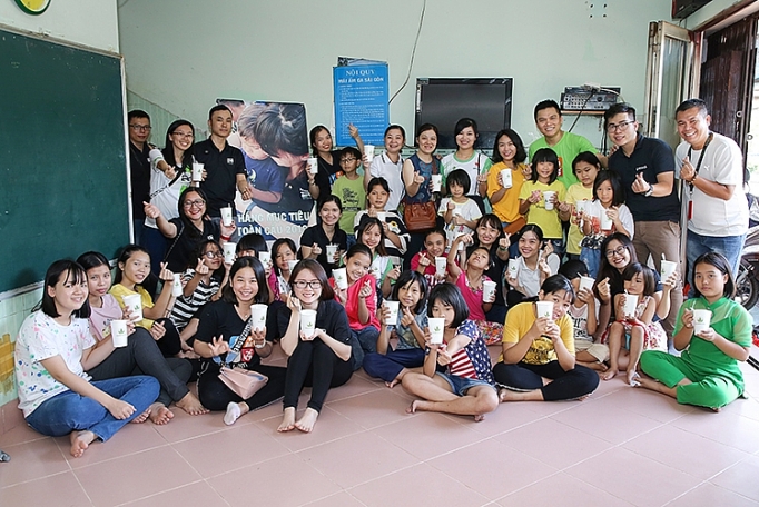 nhan vien va thanh vien herbalife nutrition tich cuc tham gia thang muc tieu toan cau